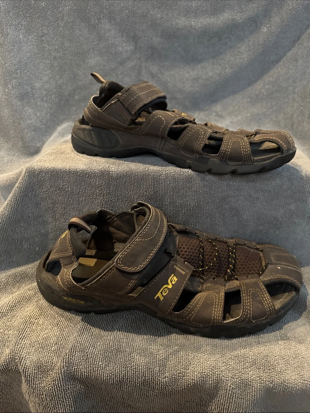 Teva Men’s Forebay Fisherman Brown Closed-Toe Outdoor Sandals with Yellow Logo